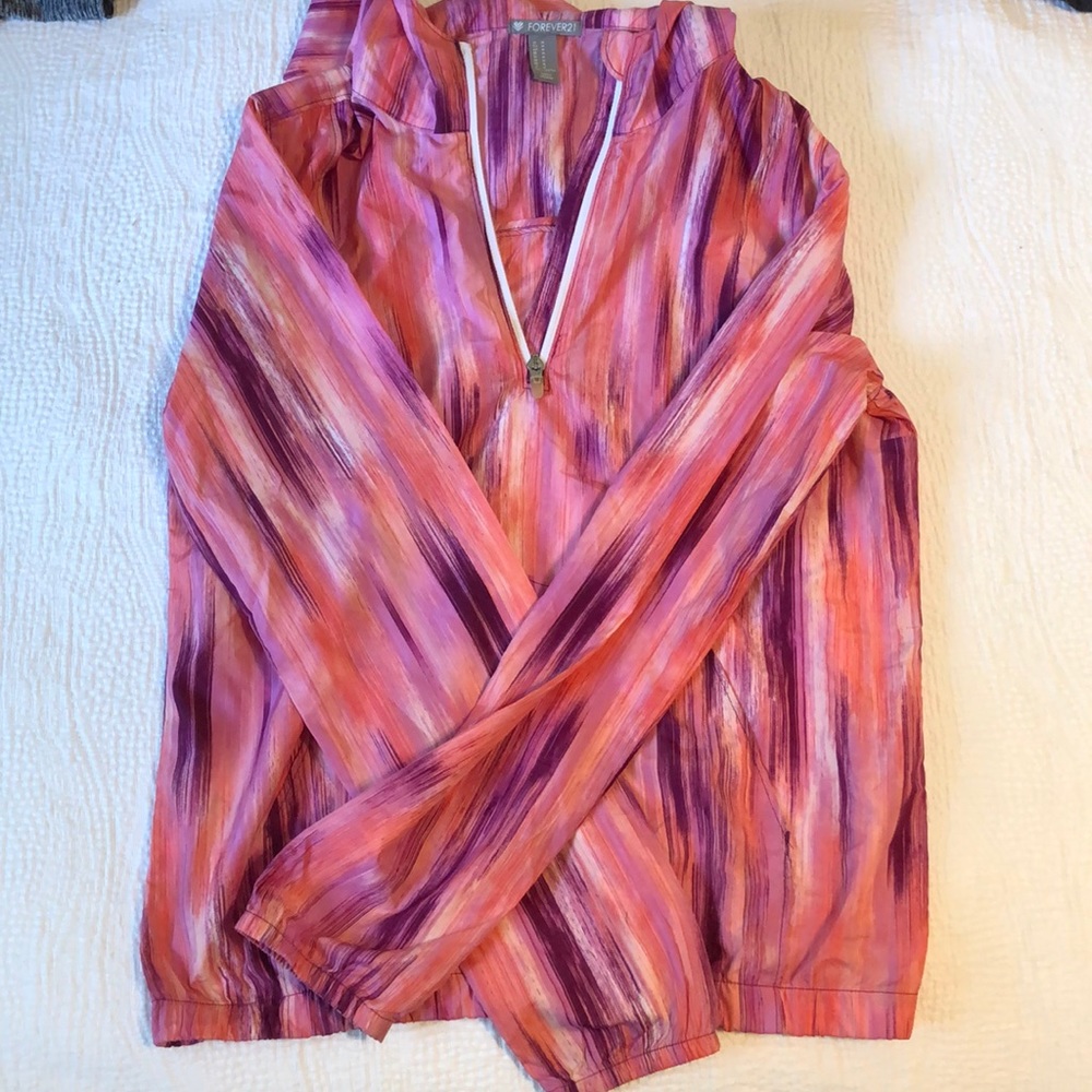 Pink windbreaker - Picture 3 of 4